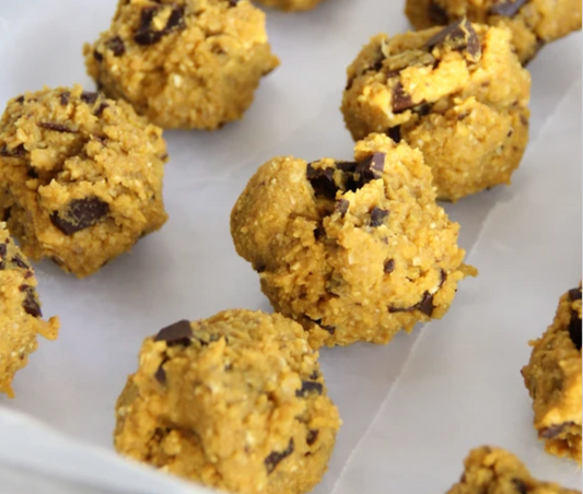 These Sugar-Free Raw Golden Pumpkin Balls De-Bunk All Sweet Tooth Myths